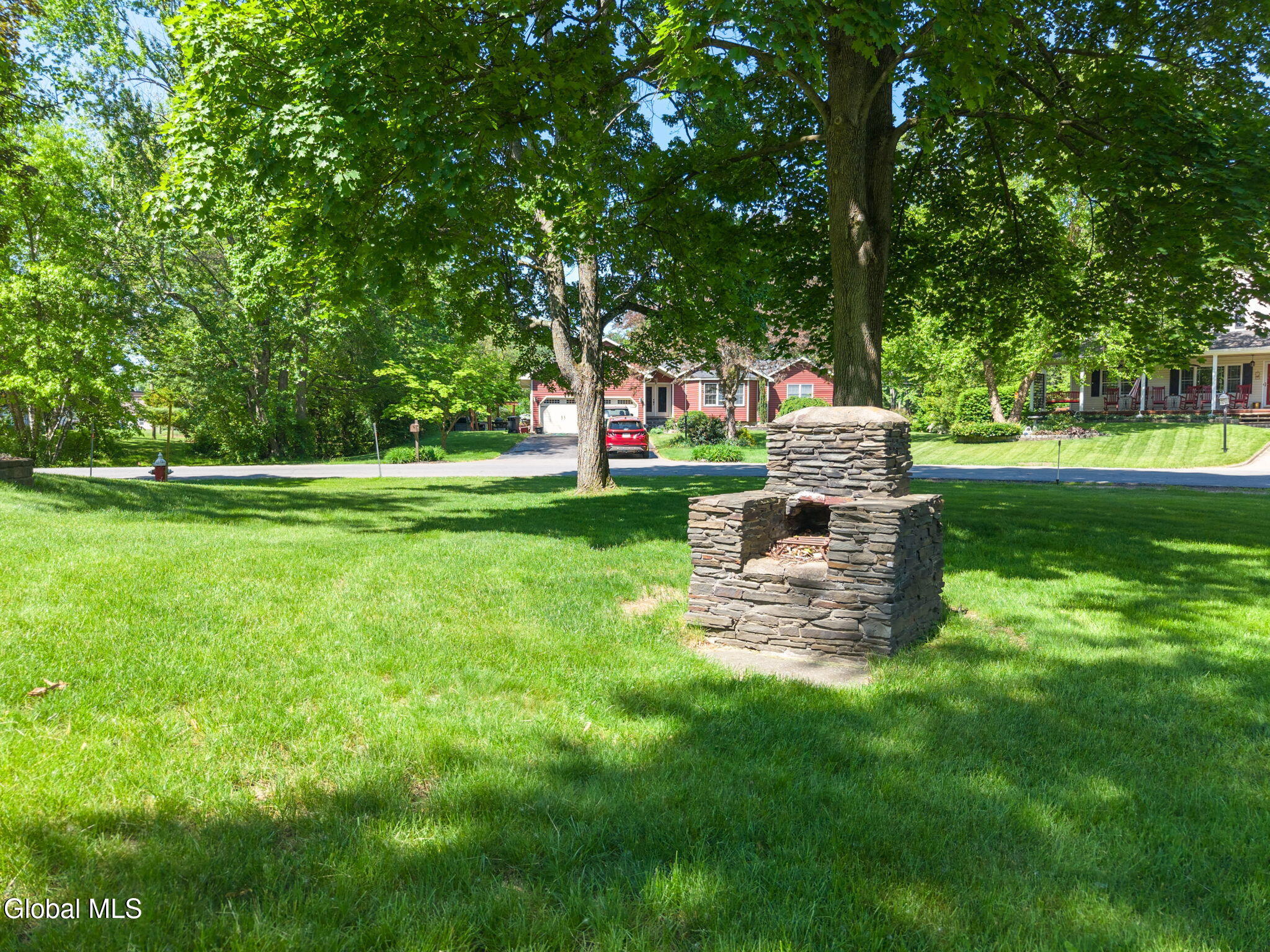 6 W Hite Court Schenectady NY 12303