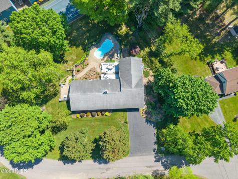 6 W Hite Court Schenectady NY 12303