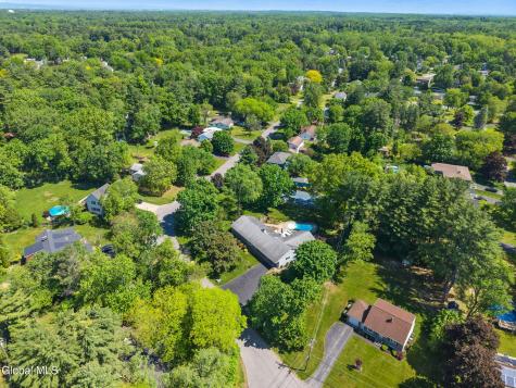 6 W Hite Court Schenectady NY 12303