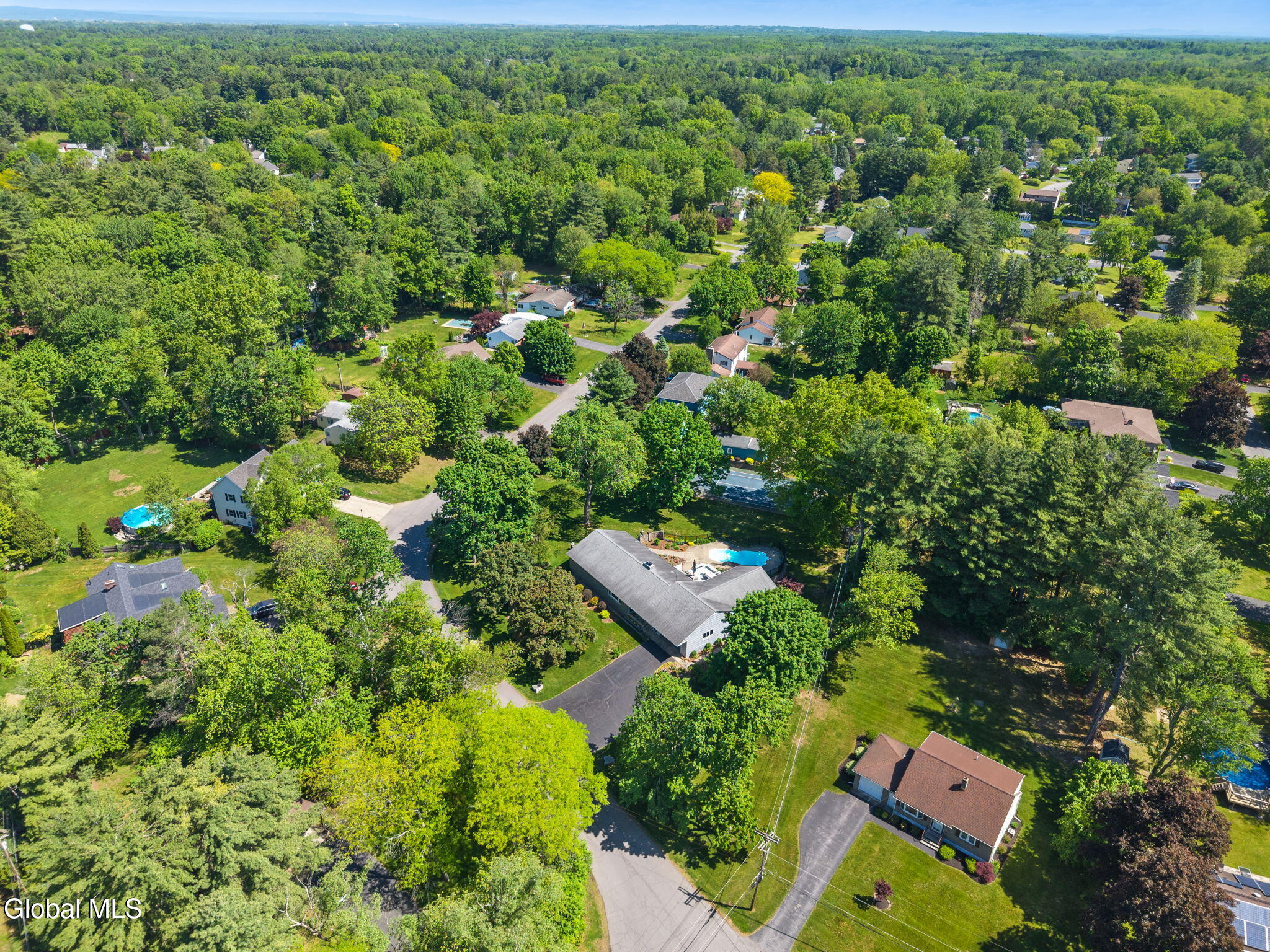 6 W Hite Court Schenectady NY 12303