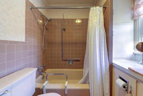 25 Maple Avenue Gloversville NY 12078