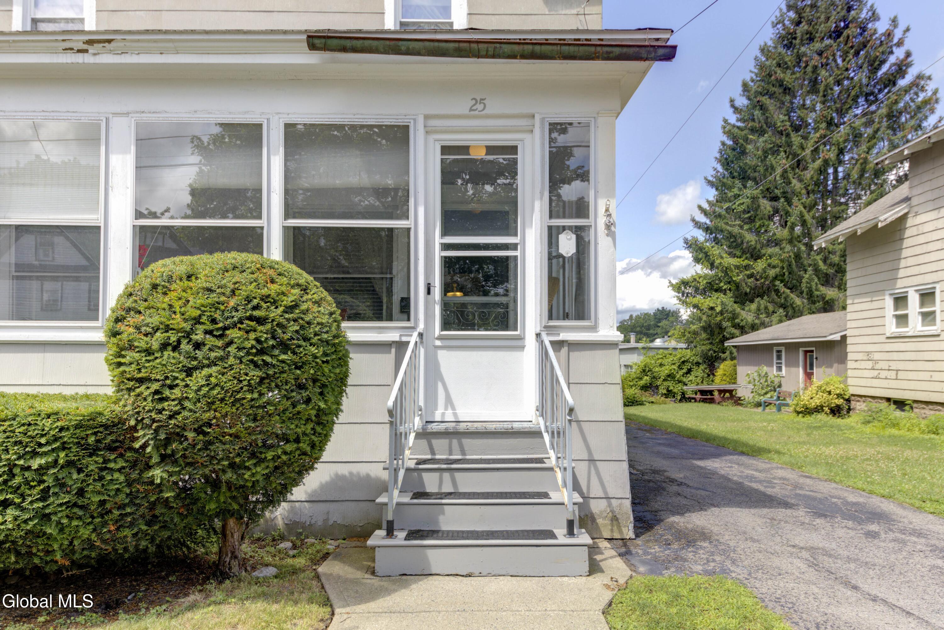 25 Maple Avenue Gloversville NY 12078