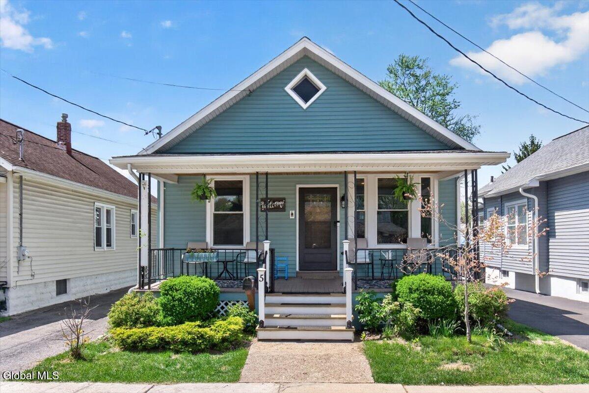 5 Cromer Avenue Schenectady NY 12304
