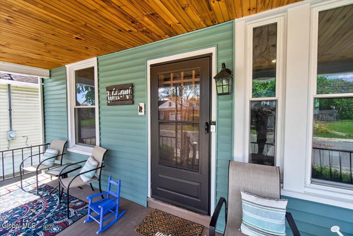 5 Cromer Avenue Schenectady NY 12304