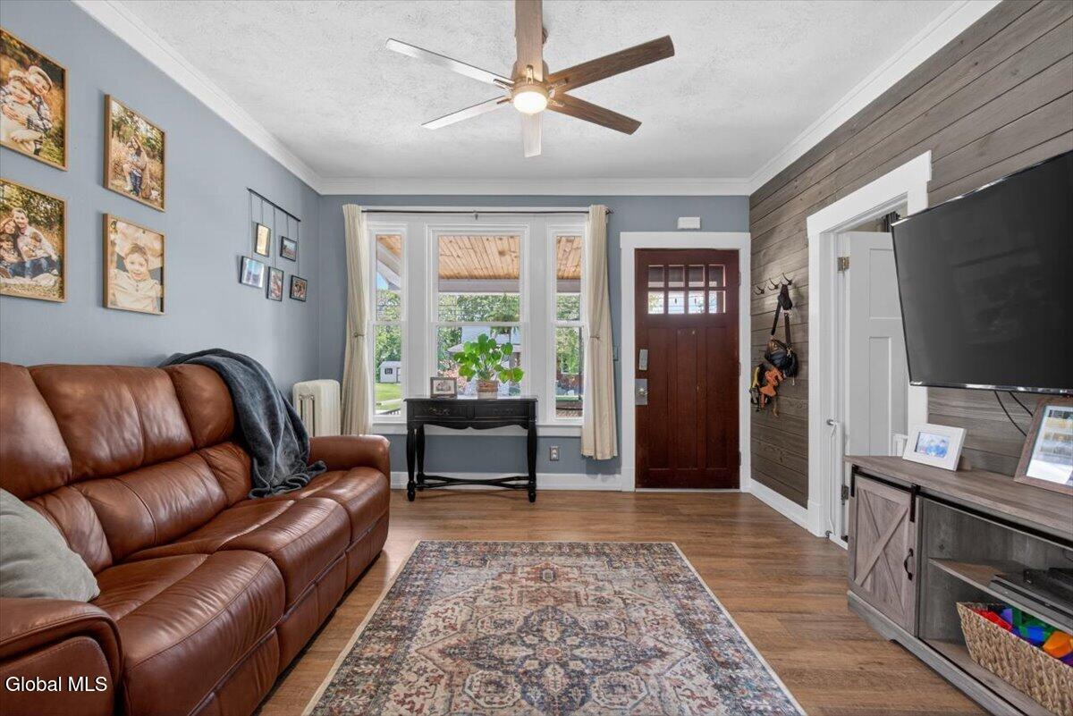 5 Cromer Avenue Schenectady NY 12304