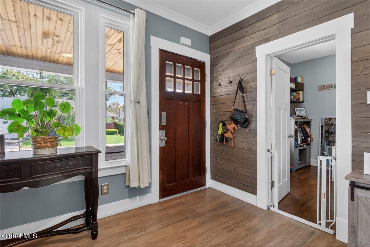 5 Cromer Avenue Schenectady NY 12304