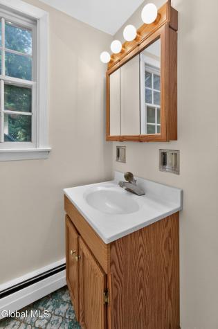 295 Font Grove Road Slingerlands NY 12159