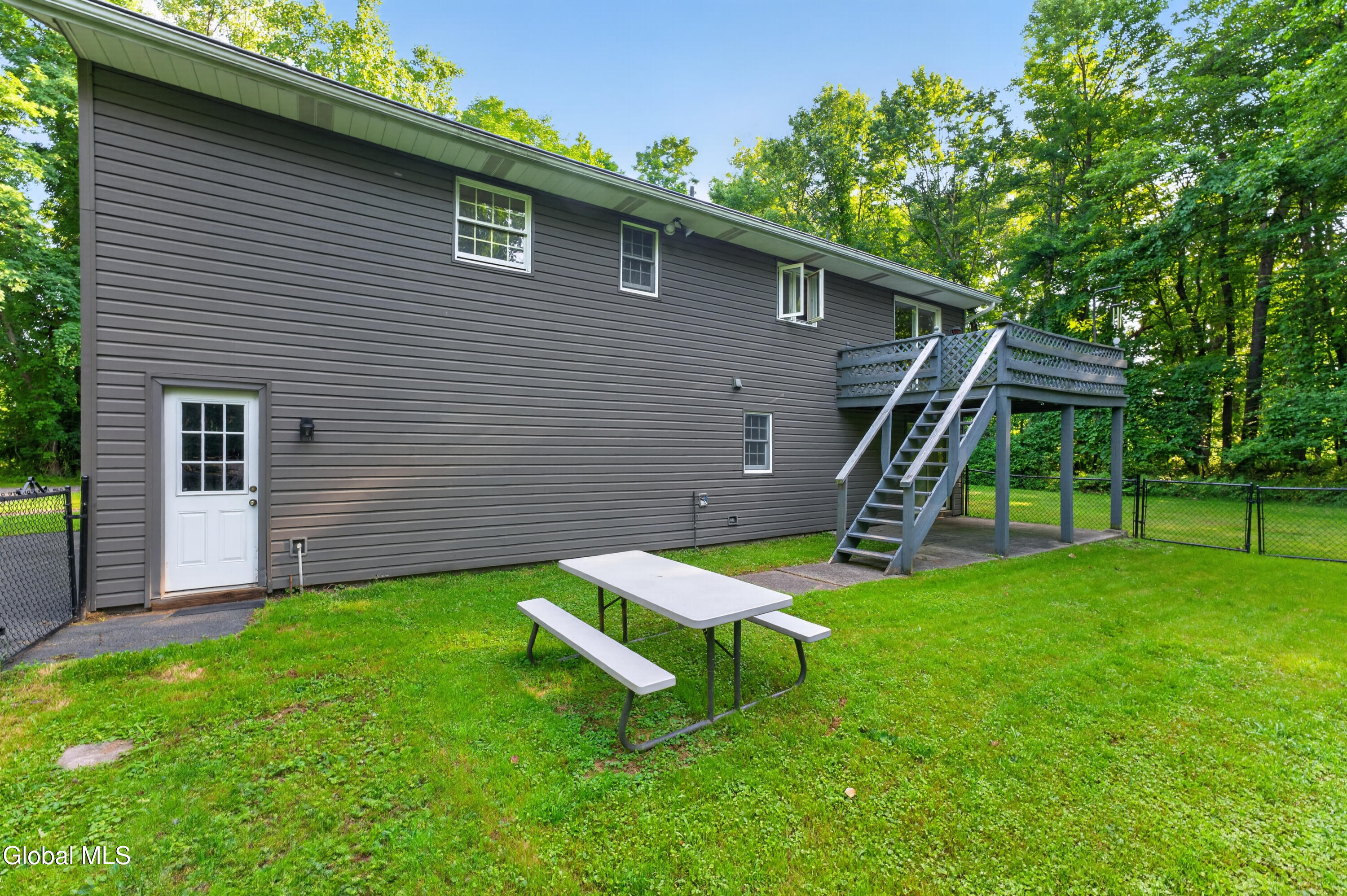 295 Font Grove Road Slingerlands NY 12159