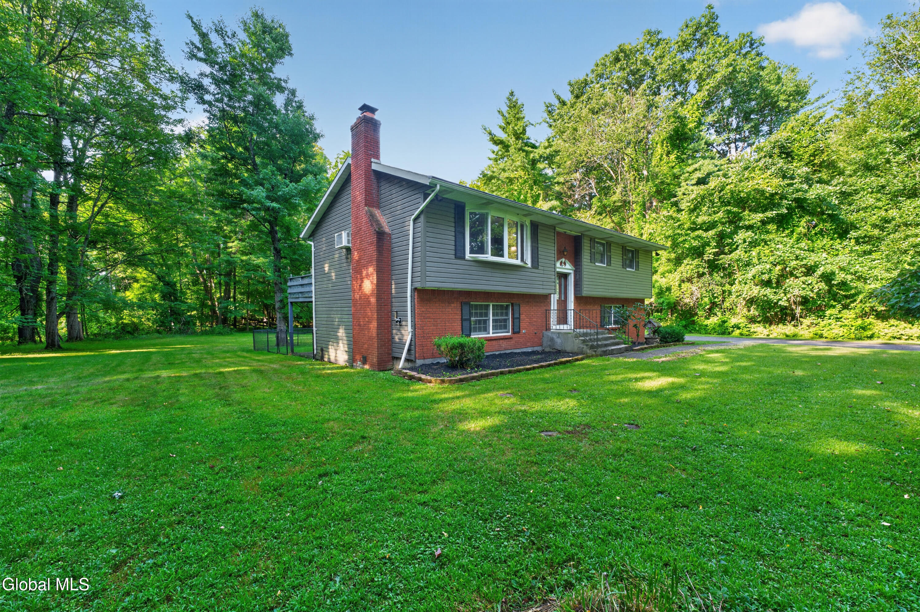 295 Font Grove Road Slingerlands NY 12159