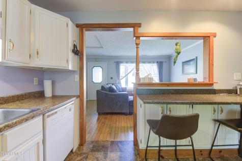 28 Amelia Drive Schenectady NY 12309