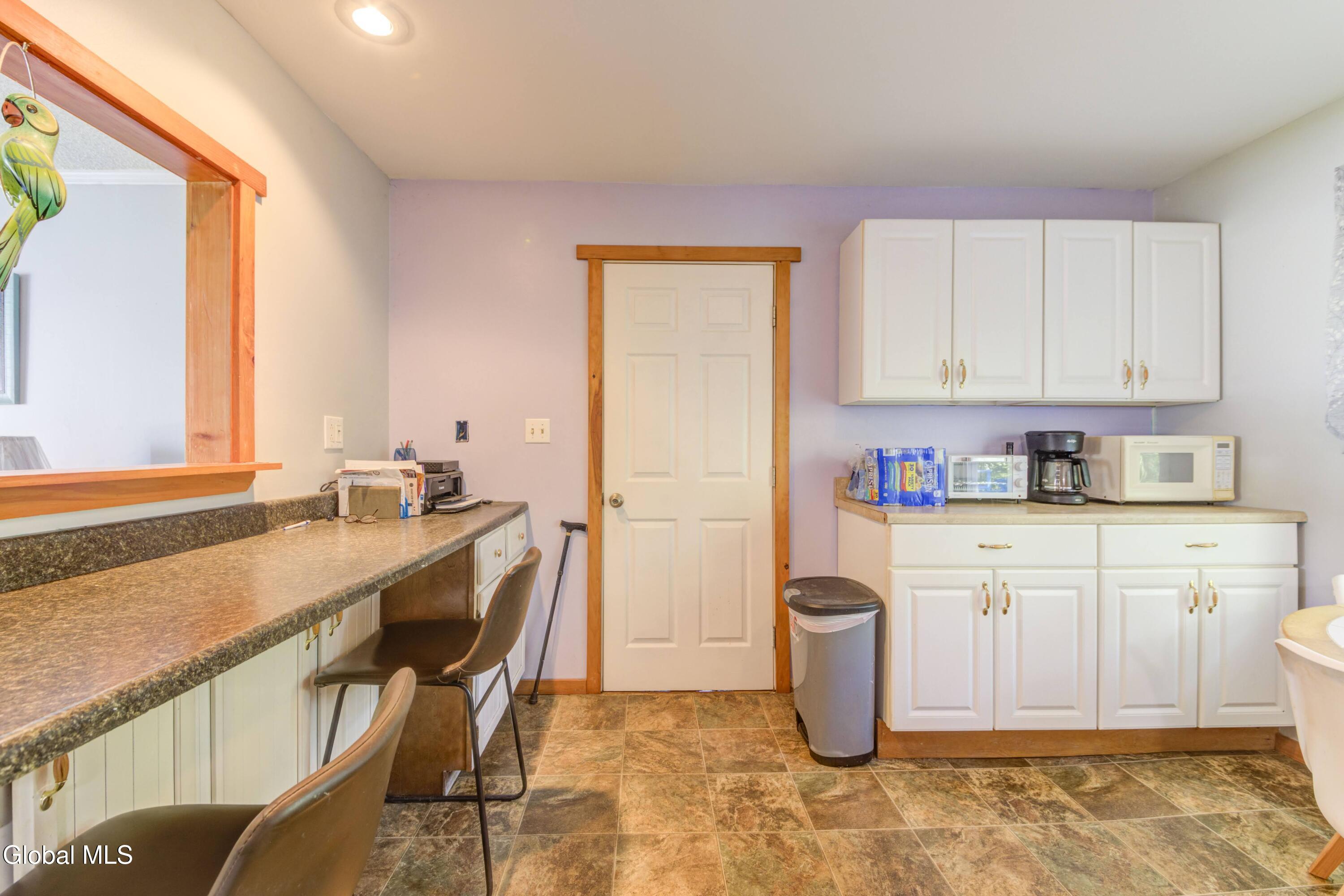 28 Amelia Drive Schenectady NY 12309
