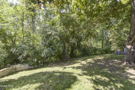 28 Amelia Drive Schenectady NY 12309