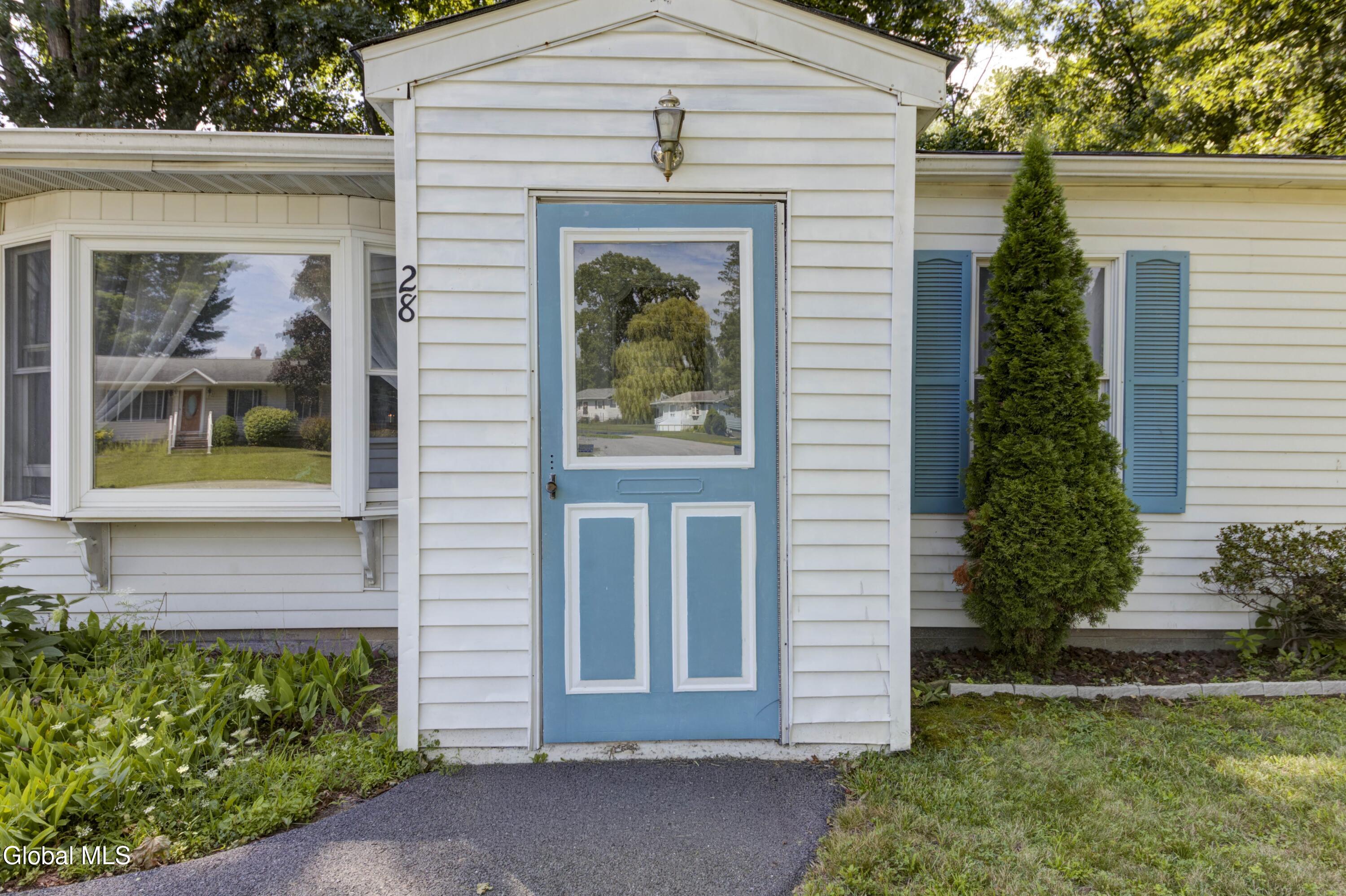 28 Amelia Drive Schenectady NY 12309