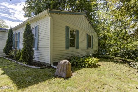 28 Amelia Drive Schenectady NY 12309