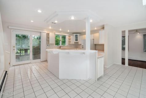 6 Quaker Drive Schenectady NY 12309