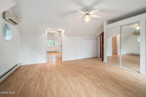 6 Quaker Drive Schenectady NY 12309