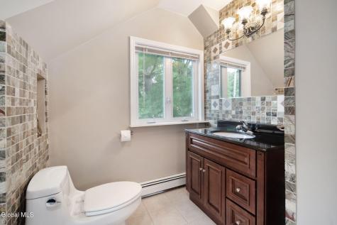 6 Quaker Drive Schenectady NY 12309