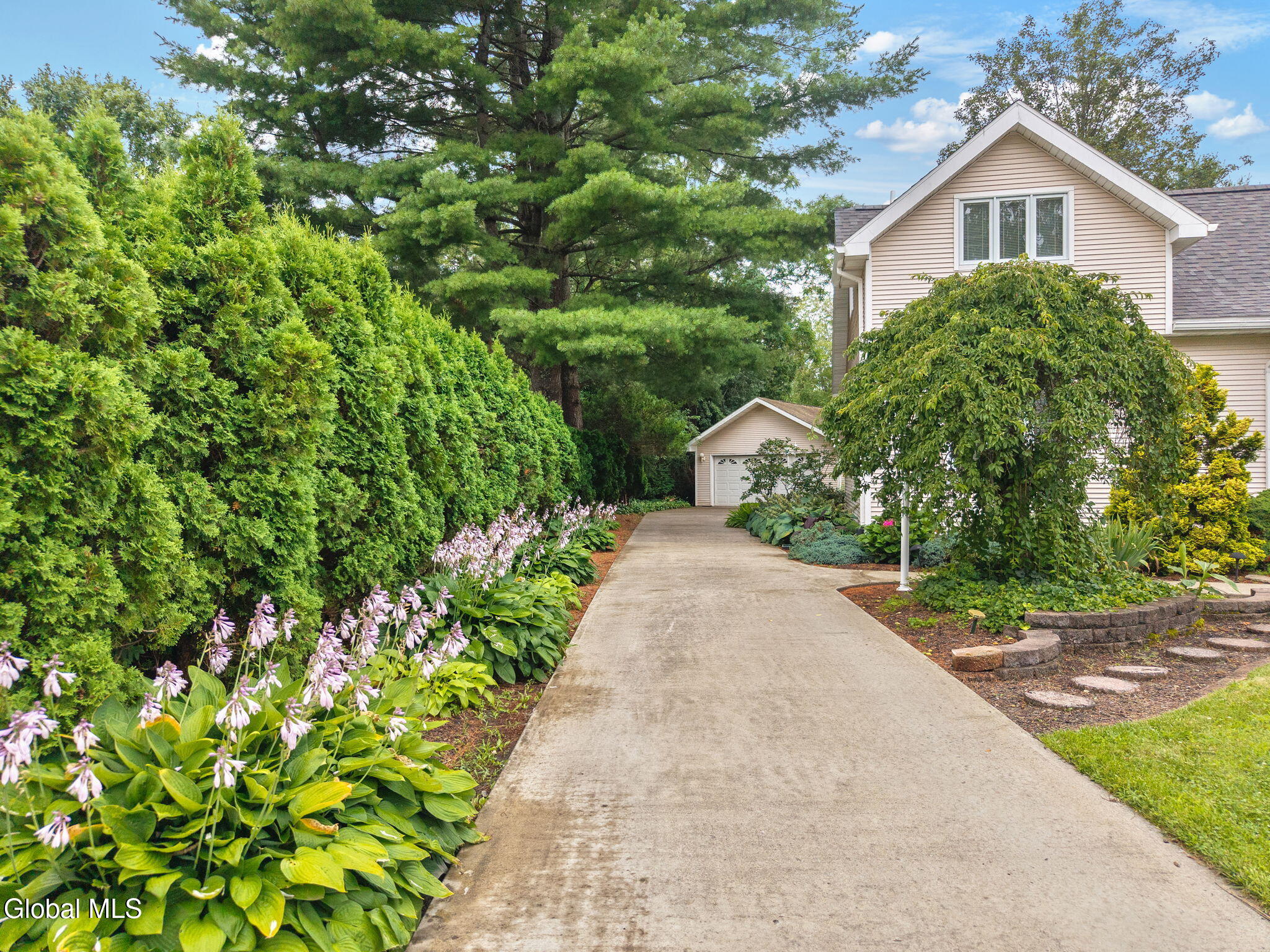 6 Quaker Drive Schenectady NY 12309