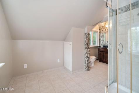 6 Quaker Drive Schenectady NY 12309