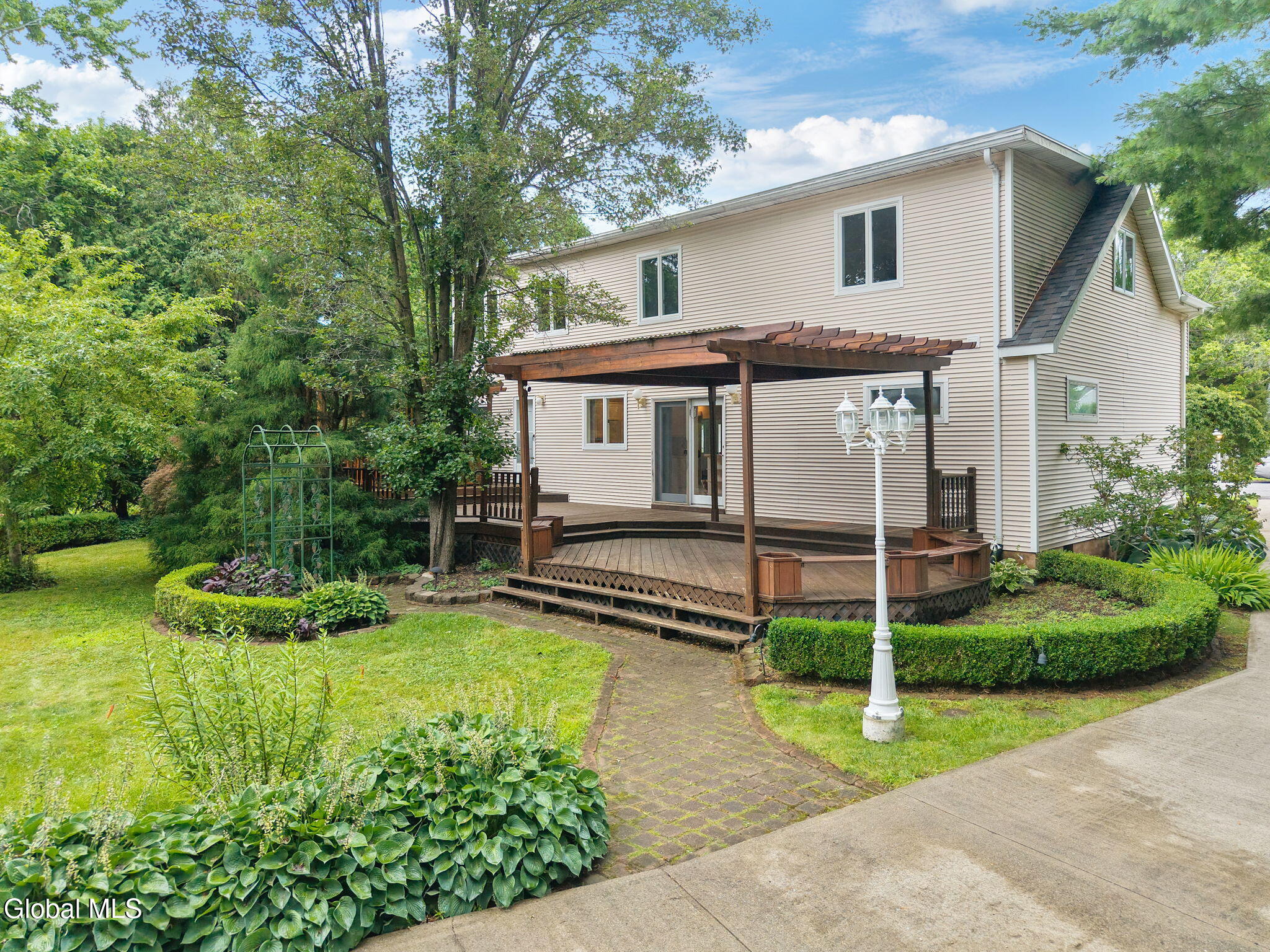 6 Quaker Drive Schenectady NY 12309