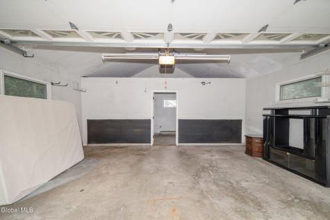 6 Quaker Drive Schenectady NY 12309