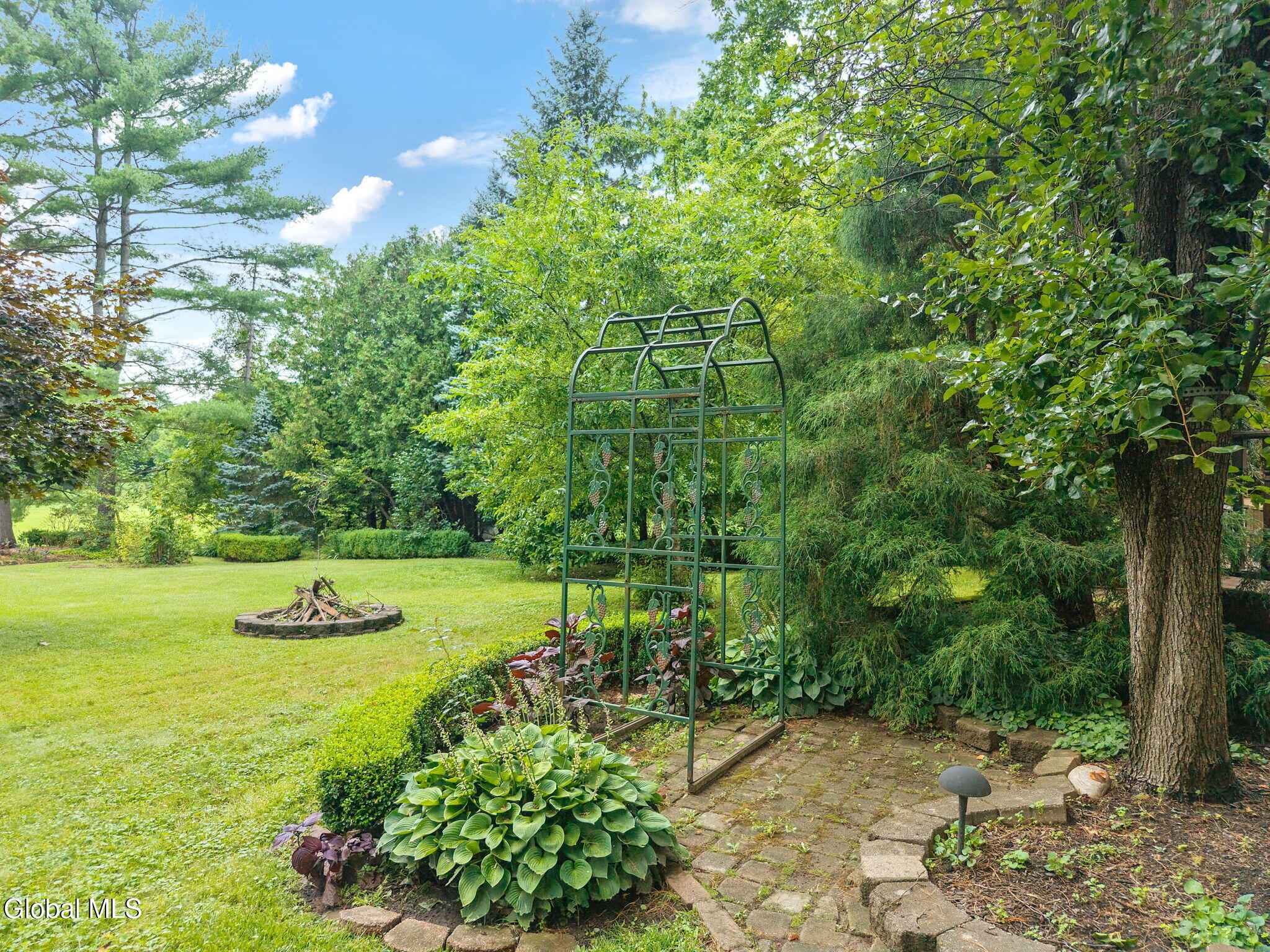 6 Quaker Drive Schenectady NY 12309