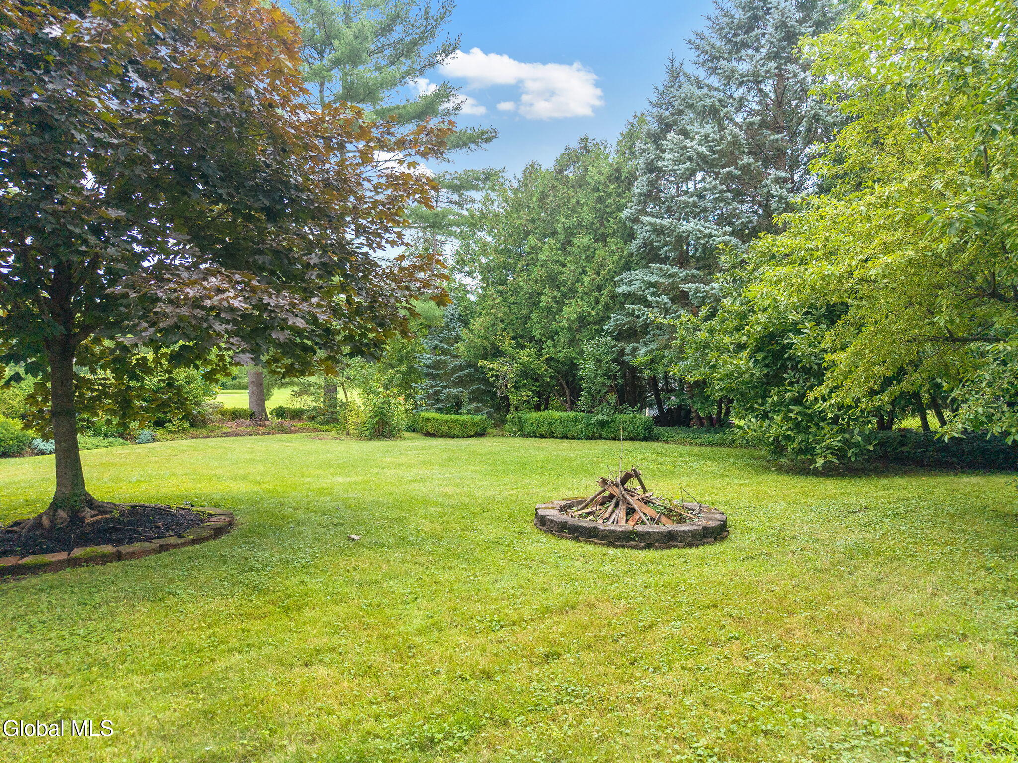 6 Quaker Drive Schenectady NY 12309