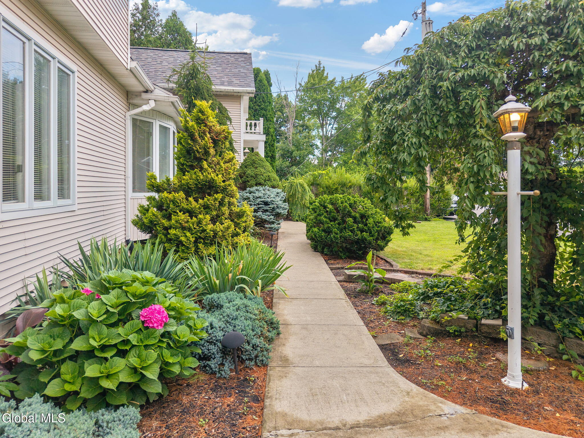 6 Quaker Drive Schenectady NY 12309