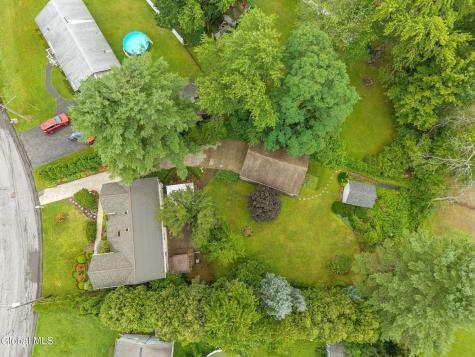 6 Quaker Drive Schenectady NY 12309