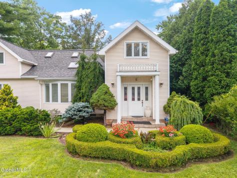 6 Quaker Drive Schenectady NY 12309