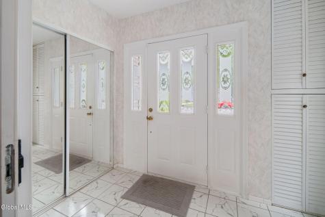 6 Quaker Drive Schenectady NY 12309