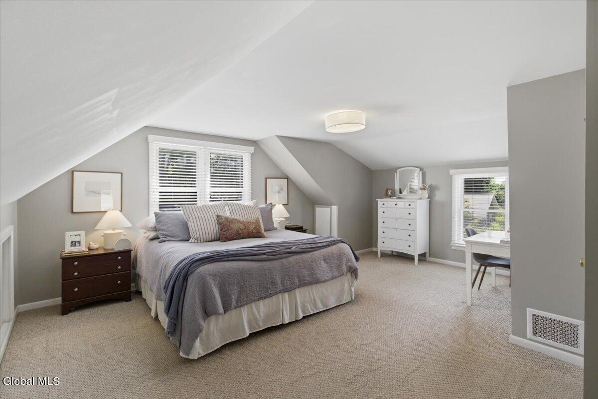 33 Glennon Road Latham NY 12110