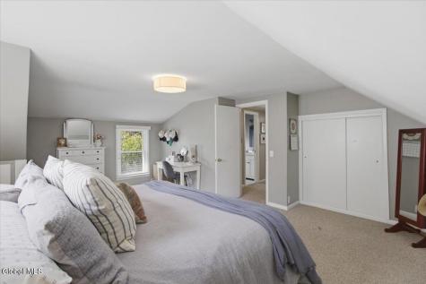 33 Glennon Road Latham NY 12110