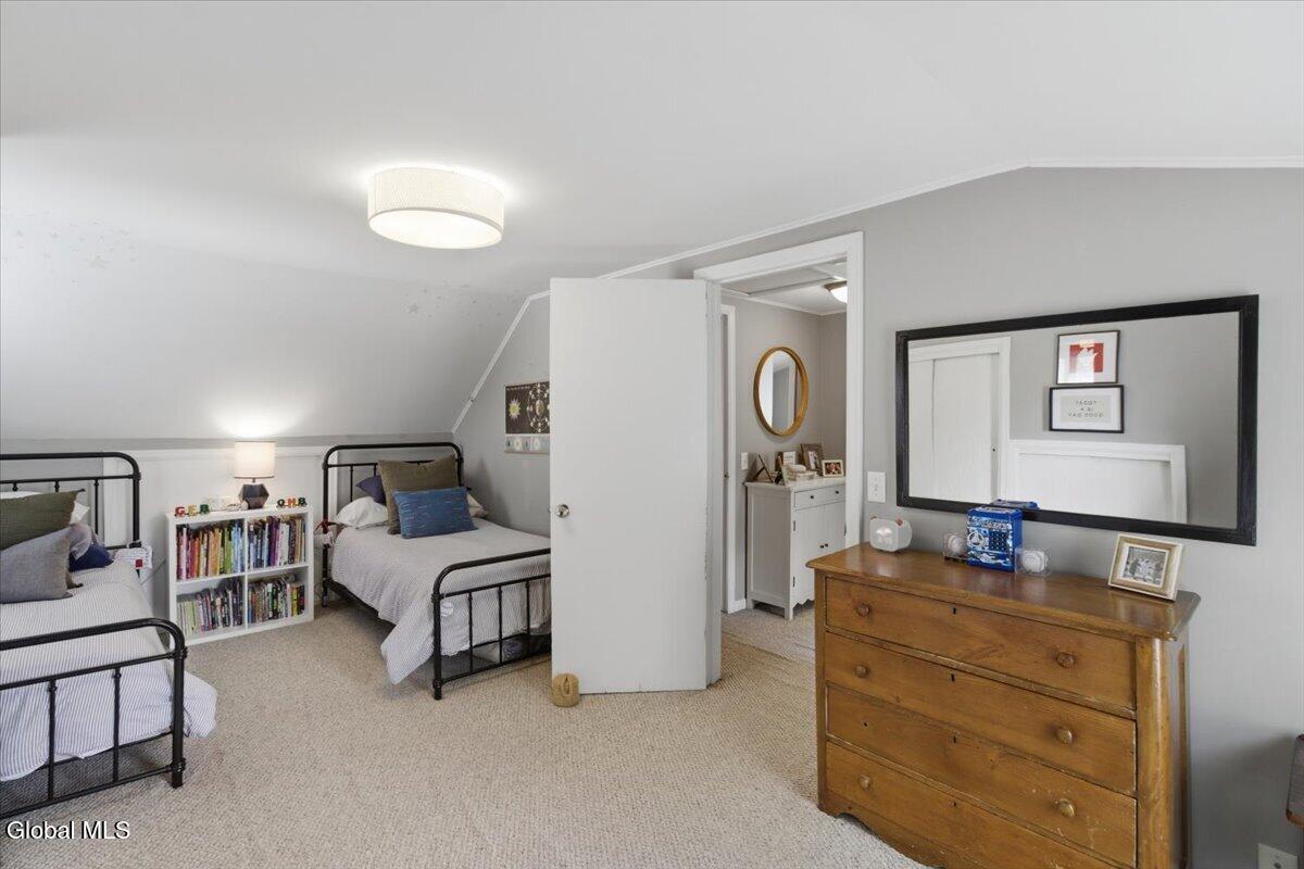 33 Glennon Road Latham NY 12110