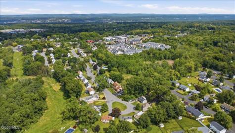 33 Glennon Road Latham NY 12110