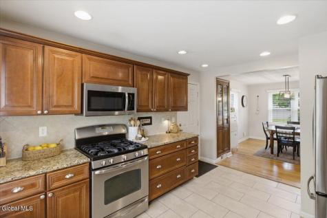 33 Glennon Road Latham NY 12110