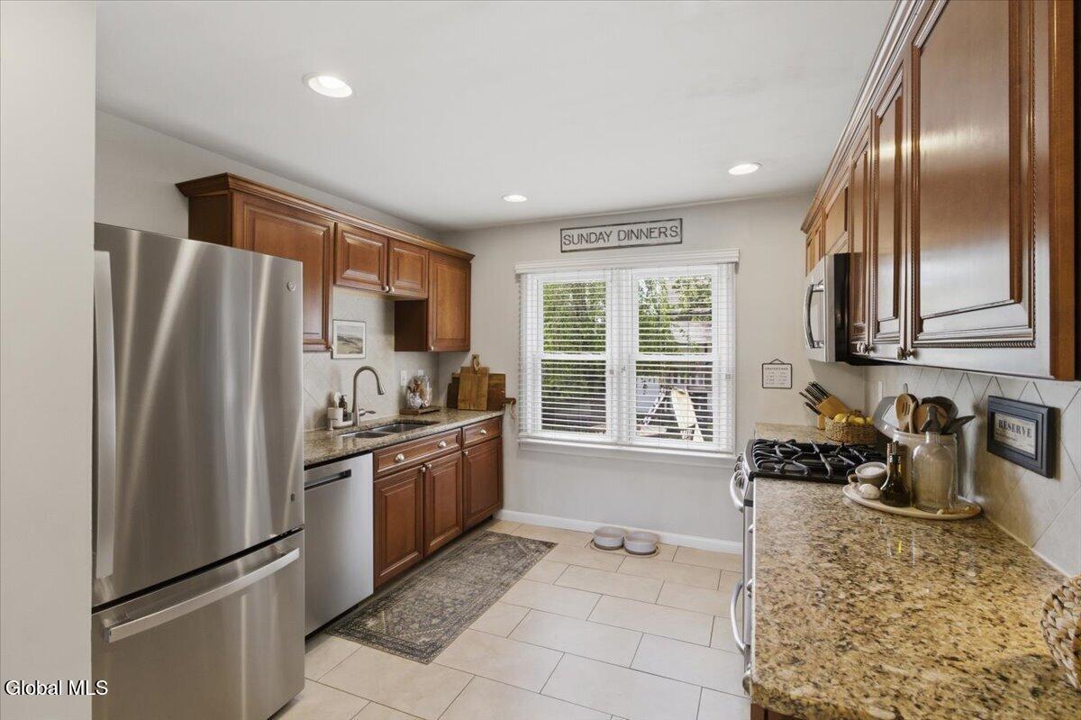 33 Glennon Road Latham NY 12110