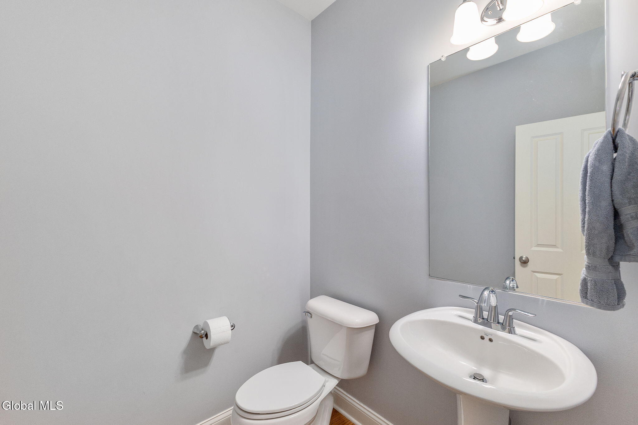 49 Buckingham Lane Cohoes NY 12047