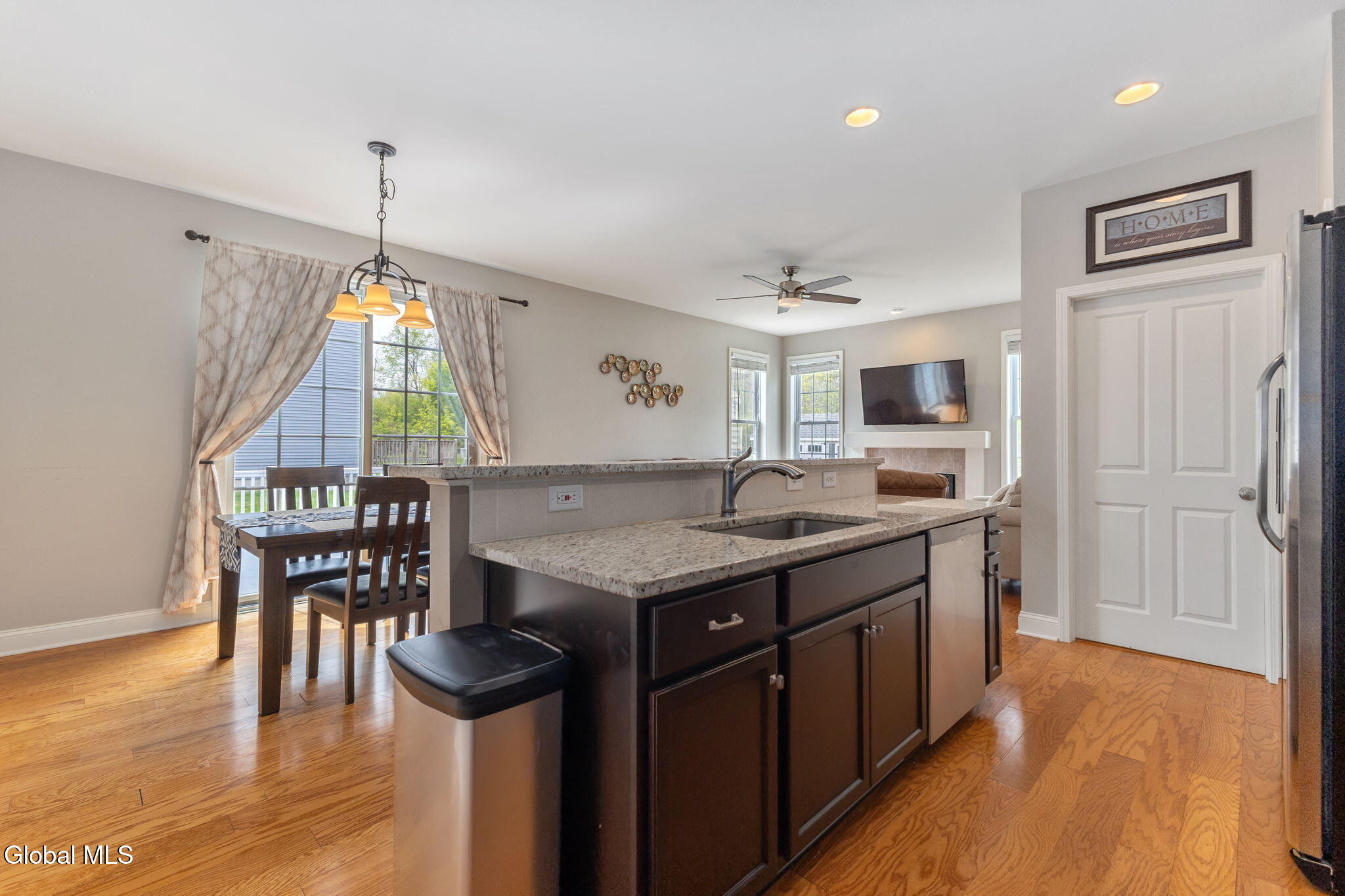 49 Buckingham Lane Cohoes NY 12047