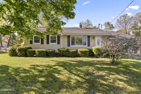 14 Marie Parkway Loudonville NY 12211