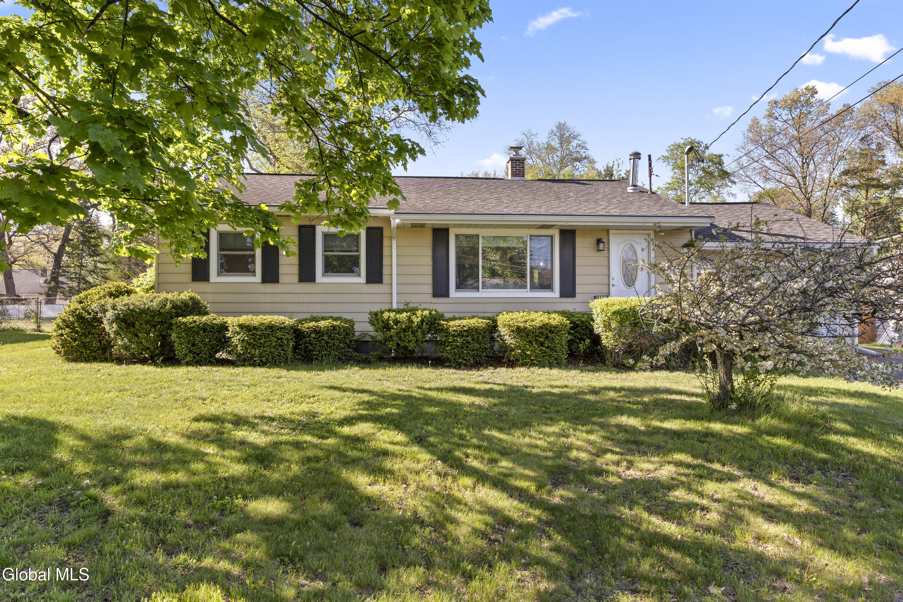 14 Marie Parkway Loudonville NY 12211