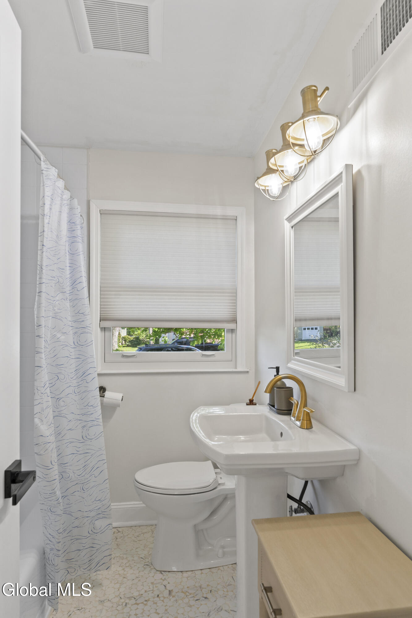 14 Marie Parkway Loudonville NY 12211