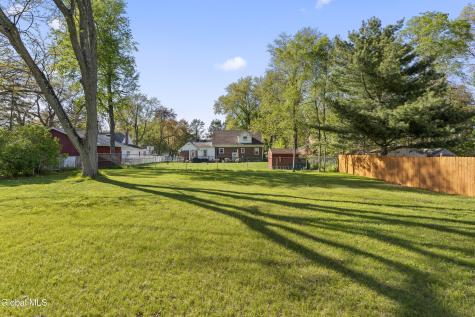 14 Marie Parkway Loudonville NY 12211