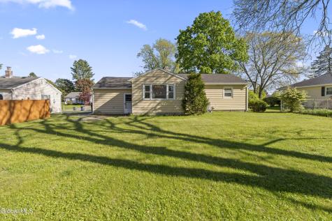 14 Marie Parkway Loudonville NY 12211