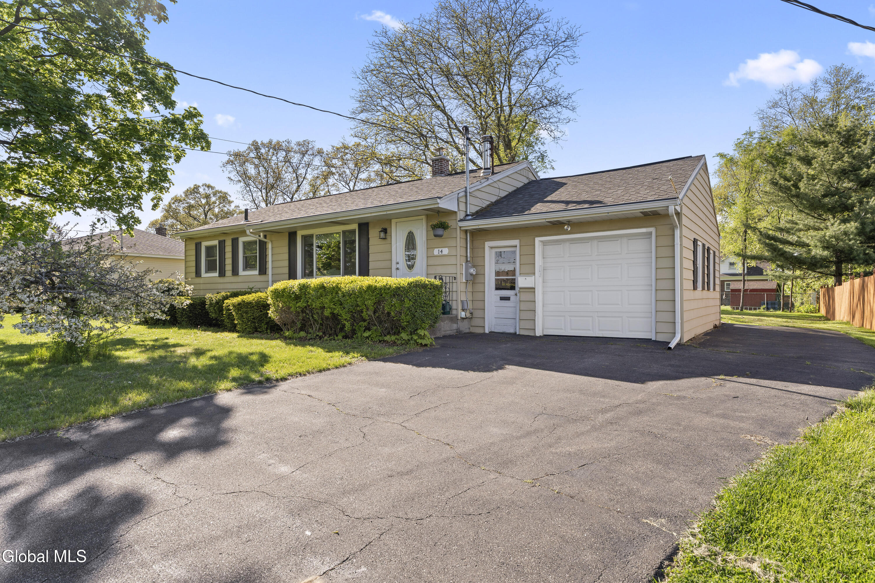 14 Marie Parkway Loudonville NY 12211