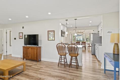 14 Marie Parkway Loudonville NY 12211
