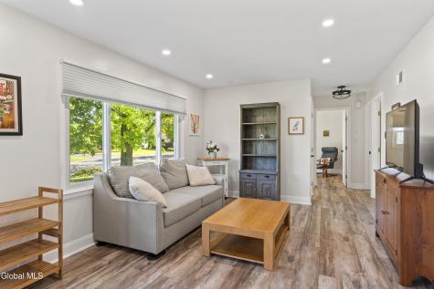 14 Marie Parkway Loudonville NY 12211