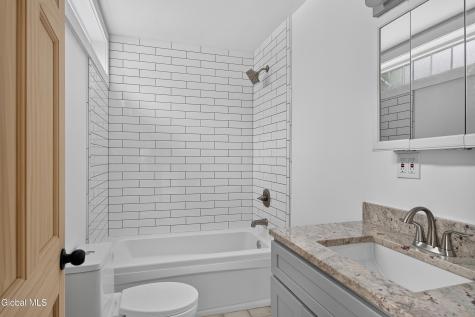 6027 Hermit Point Road Galway NY 12074