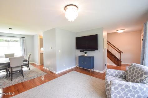 18 Esopus Drive Clifton Park NY 12065