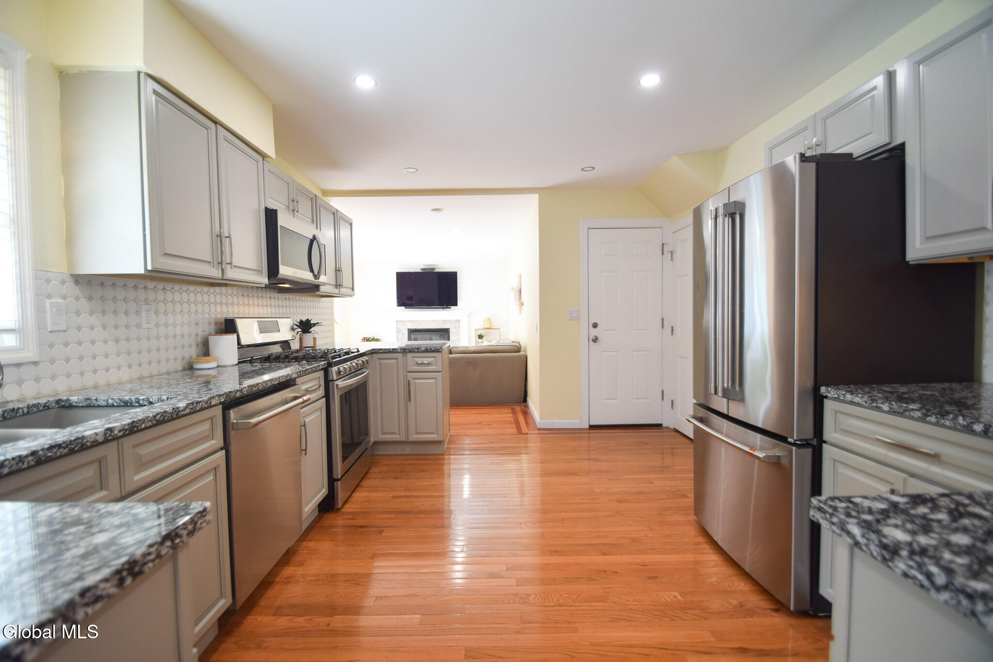 18 Esopus Drive Clifton Park NY 12065